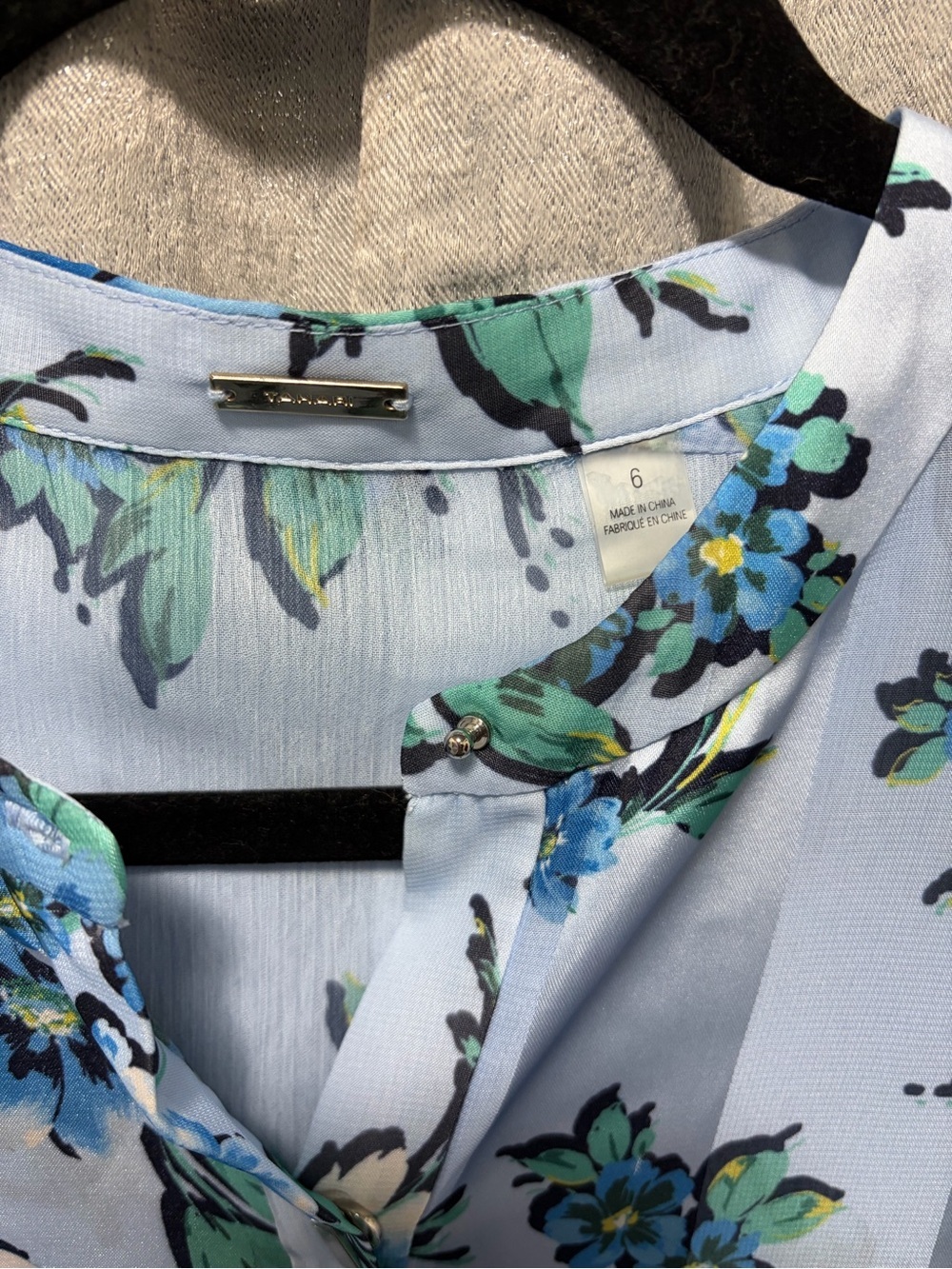 Tahari Light Blue Floral Sleeveless Button-Front Camisole - Picture 3 of 8